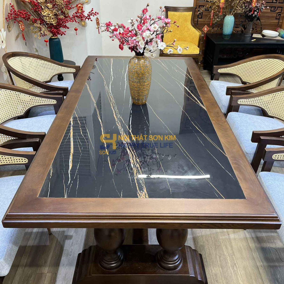 bo-ban-an-indochine-bga109-4
