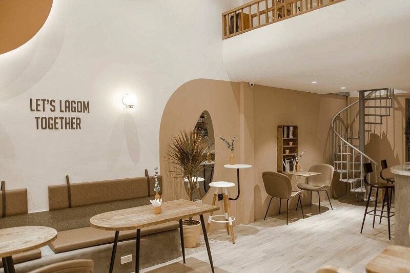 xu hướng bàn ghế cafe 2026 phong cách Japandi và wabi-sabi tại Việt Nam