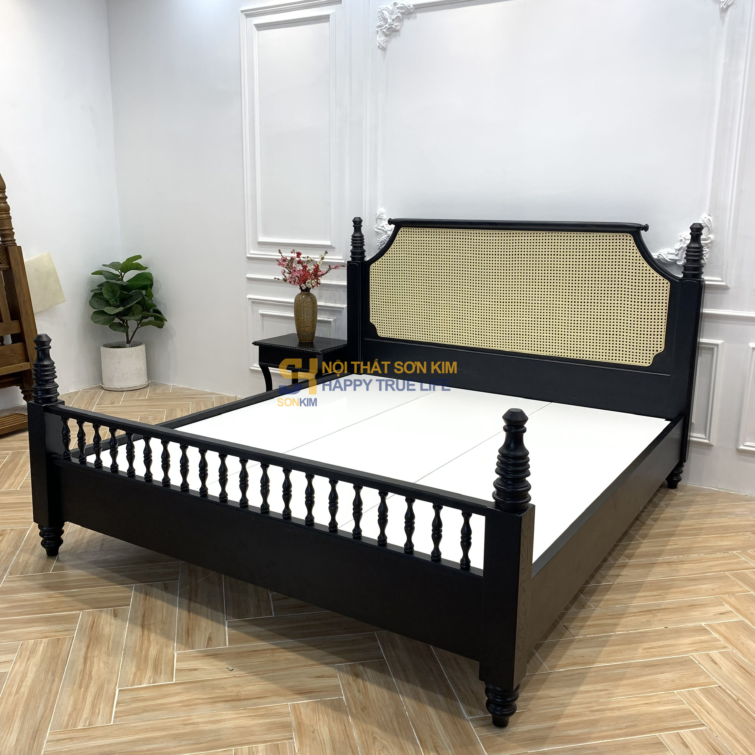 Giường Gỗ Tần Bì Indochine Gỗ Sơn Đen GN2