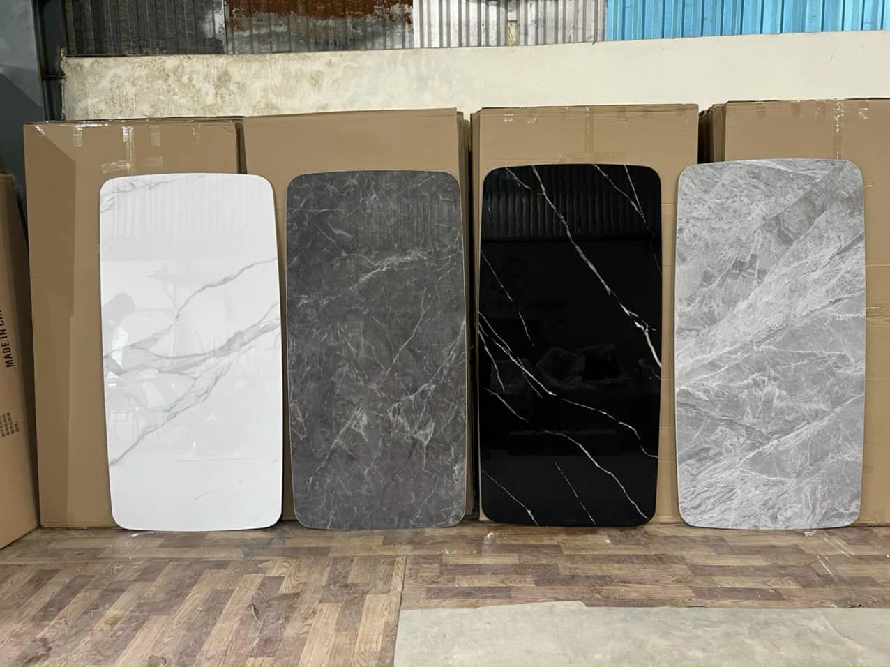 So sánh trực quan 4 loại đá phổ biến nhất cho bàn cafe: marble, granite, ceramic và đá nhân tạo